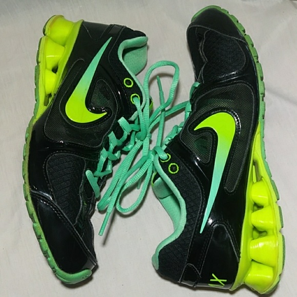 nike reax green and black
